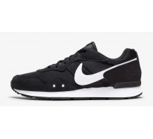 NIKE VENTURE RUNNER