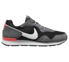 NIKE VENTURE RUNNER