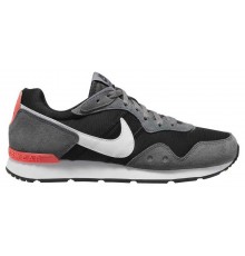 NIKE VENTURE RUNNER